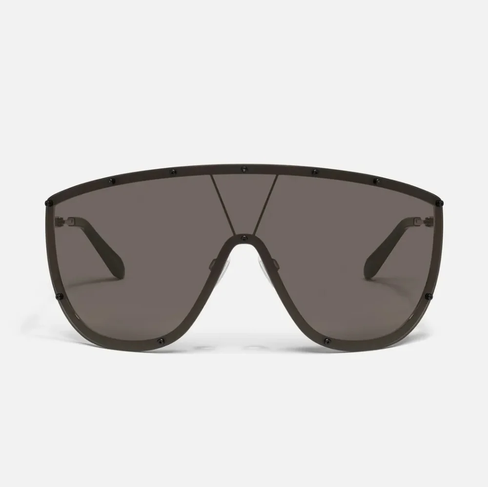 SOLD‼️NEW Quay On Set Sunglasses - Picture 2 of 6